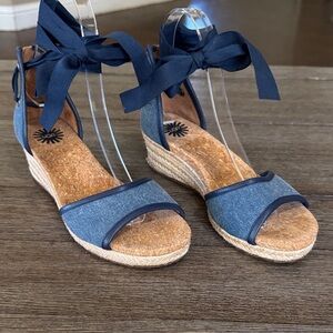 UGG THE AMELL Espadrille Wedges Marino Blue